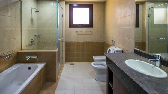 Exclusive Vacant Spacious 4BR Townhouse Single row, picture 12