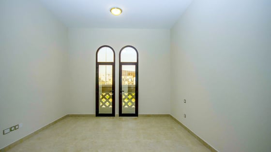 Exclusive Vacant Spacious 4BR Townhouse Single row, picture 11