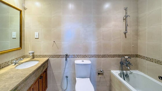 Great Condition Family Villa | Vacant | Landscaped, picture 10