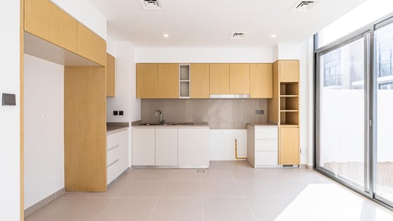 Exclusive Unit | Rented | Near Park & Clubhouse, picture 5