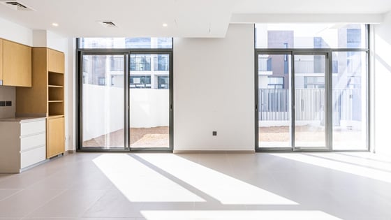 Exclusive Unit | Rented | Near Park & Clubhouse, picture 4