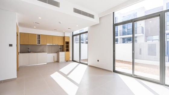 Exclusive Unit | Rented | Near Park & Clubhouse, picture 2