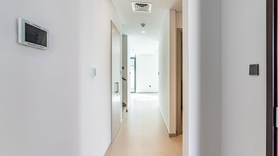 Exclusive Unit | Rented | Near Park & Clubhouse, picture 7