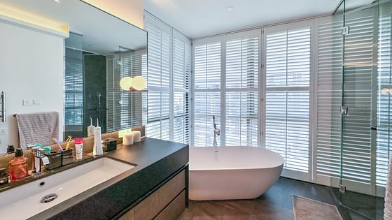 Fully Upgraded | Burj Views | Vacant soon, picture 14