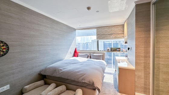 Fully Upgraded | Burj Views | Vacant soon, picture 11