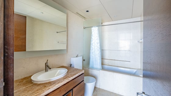 Burj Khalifa 2BR + Maid | Fountain & City Views, picture 17