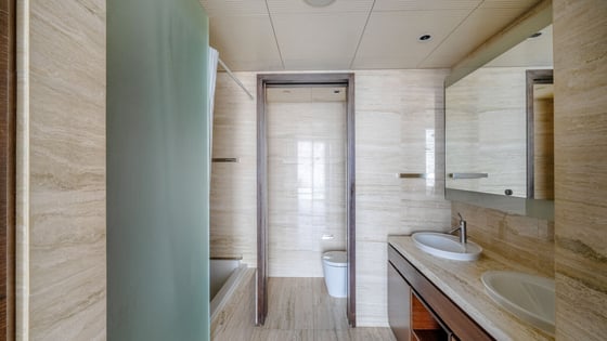 Burj Khalifa 2BR + Maid | Fountain & City Views, picture 16