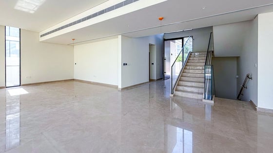 Classic Type | On the Lake | Near Handover, picture 4