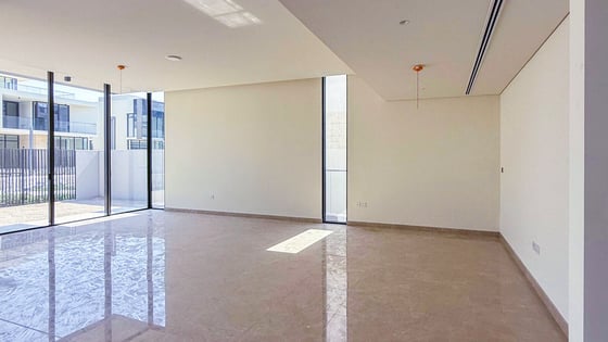 Classic Type | On the Lake | Near Handover, picture 6