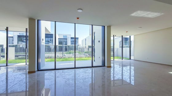 Classic Type | On the Lake | Near Handover, picture 13