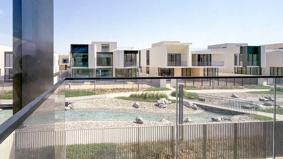 Classic Type | On the Lake | Near Handover, picture 12