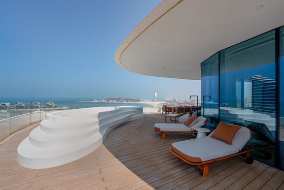 Panoramic Views of the Jumeirah Hotel’s Resorts, picture 12