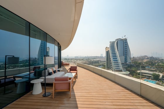 Panoramic Views of the Jumeirah Hotel’s Resorts, picture 8