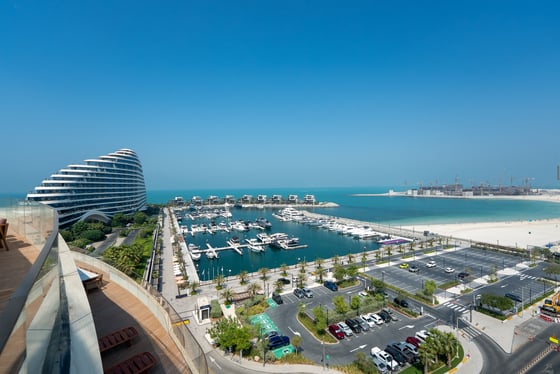 Panoramic Views of the Jumeirah Hotel’s Resorts, picture 5