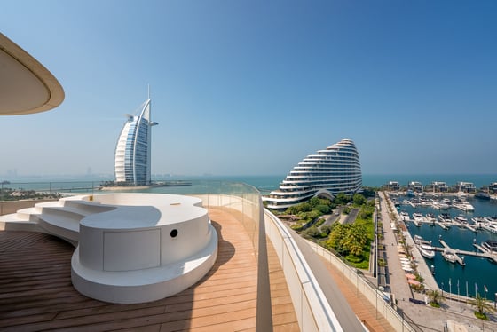 Panoramic Views of the Jumeirah Hotel’s Resorts, picture 13