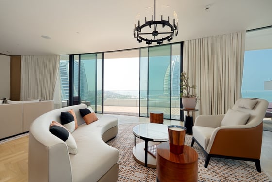 Panoramic Views of the Jumeirah Hotel’s Resorts, picture 18