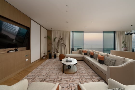 Panoramic Views of the Jumeirah Hotel’s Resorts, picture 15