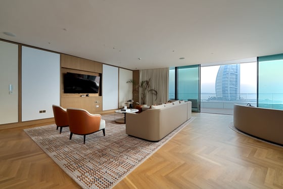 Panoramic Views of the Jumeirah Hotel’s Resorts, picture 16