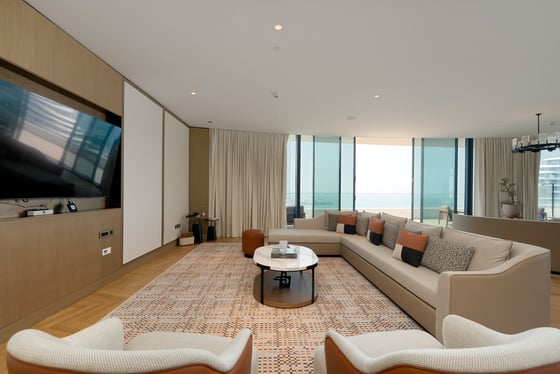 Panoramic Views of the Jumeirah Hotel’s Resorts, picture 2