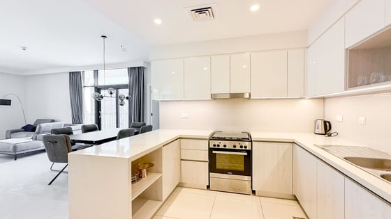 Furnished Elegance | 3BR Home | Park Point Views, picture 9