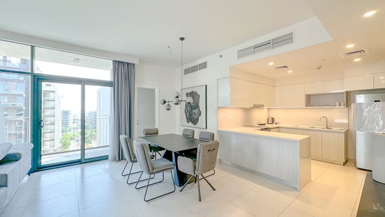 Furnished Elegance | 3BR Home | Park Point Views, picture 6