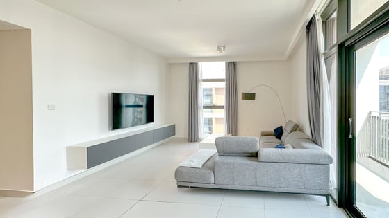 Furnished Elegance | 3BR Home | Park Point Views, picture 5