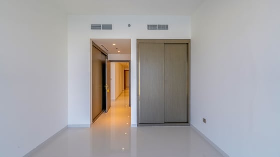 Full Sea View| High Floor | Emaar Grand Bleu Beachfront, picture 15