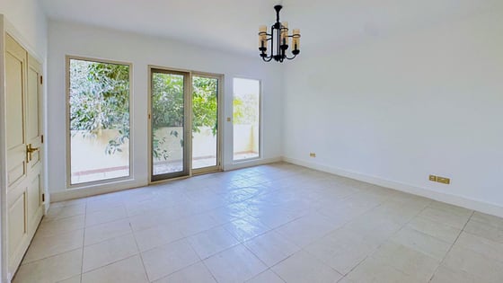 Tastefully upgraded 5BR | Pool | Golf Course, picture 8