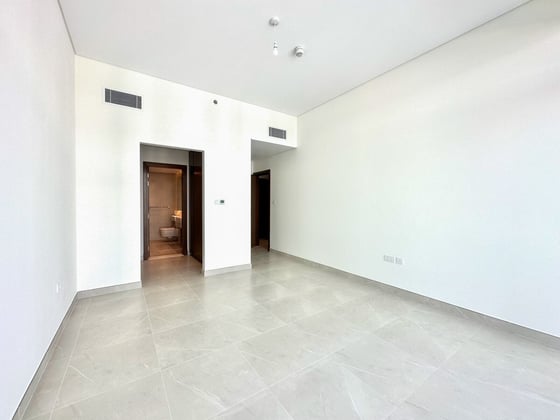 Vacant Soon | Partial Canal Views | Low Floor, picture 3
