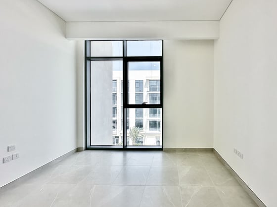 Vacant Soon | Partial Canal Views | Low Floor, picture 4