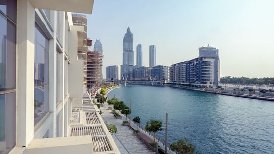 Fully Upgraded | Furnished | Vacant, picture 1