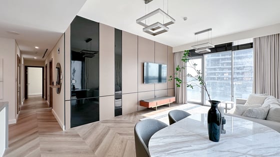 Fully Upgraded | Furnished | Vacant, picture 3