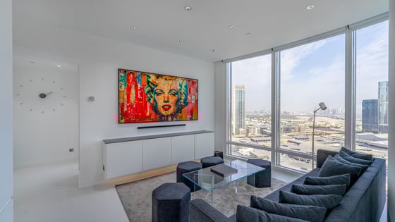 Best Views to the Fountain | Vacant | Furnished, picture 5