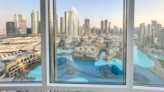 Best Views to the Fountain | Vacant | Furnished, picture 11