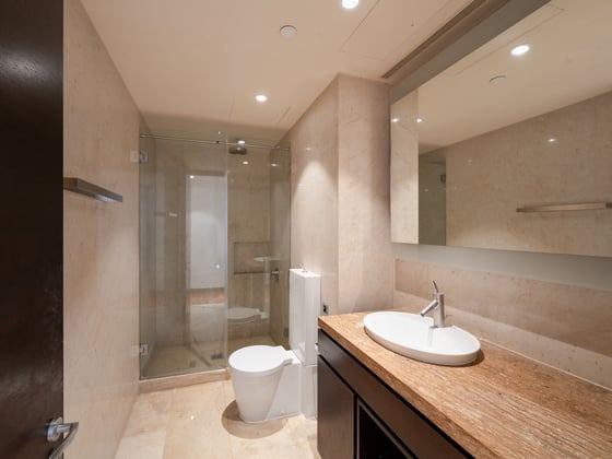 Skyline Luxury | High-Floor| Iconic Views, picture 17