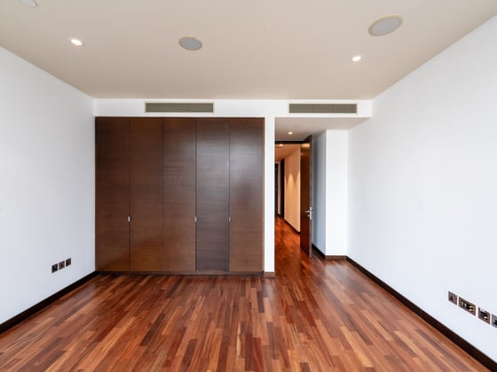 Skyline Luxury | High-Floor| Iconic Views, picture 12