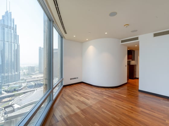 Skyline Luxury | High-Floor| Iconic Views, picture 8