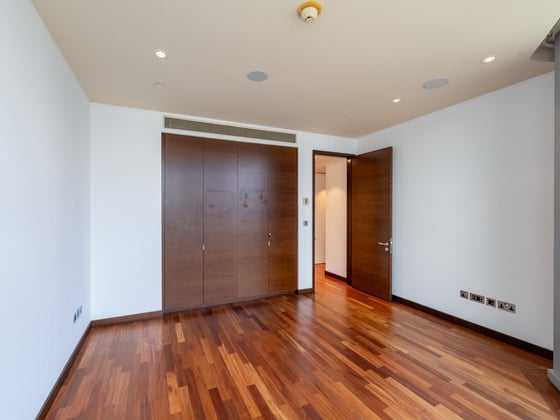 Skyline Luxury | High-Floor| Iconic Views, picture 13