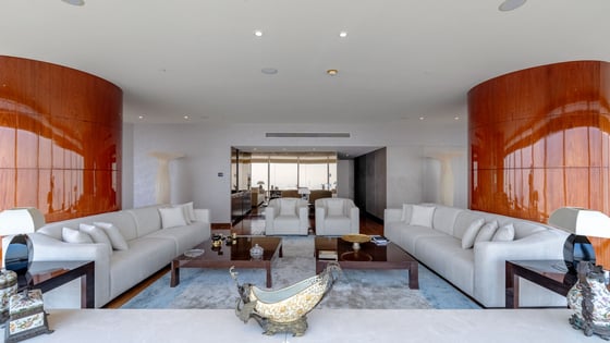 Iconic Urban Luxury at the Burj Khalifa, picture 4