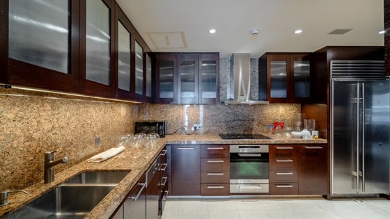 Iconic Urban Luxury at the Burj Khalifa, picture 10