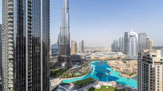 Furnished Downtown Living with Burj Khalifa Views, picture 1
