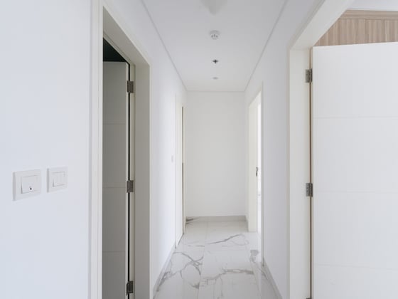 VACANT | Spacious 2BR | Pool View | Great location, picture 15