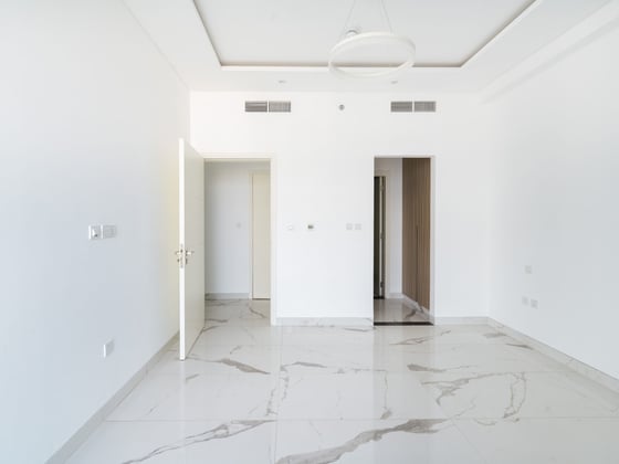 VACANT | Spacious 2BR | Pool View | Great location, picture 11