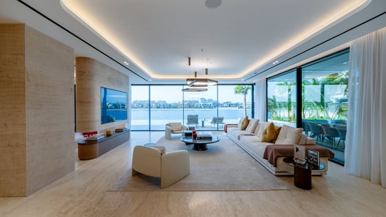 Exceptional Beachfront Villa with Atlantis Views, picture 2