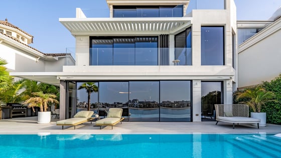 Exceptional Beachfront Villa with Atlantis Views, picture 1