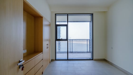 Stunning 2BR located in the heart of Creek Harbour, picture 8