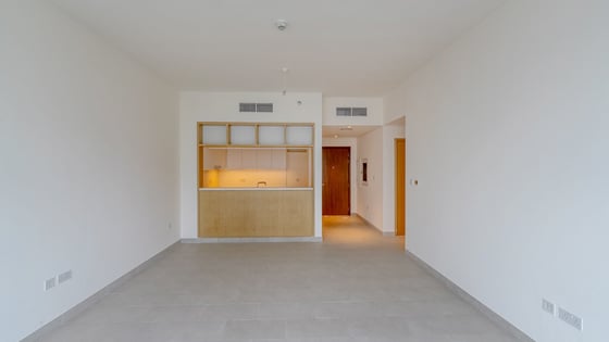 Stunning 2BR located in the heart of Creek Harbour, picture 3