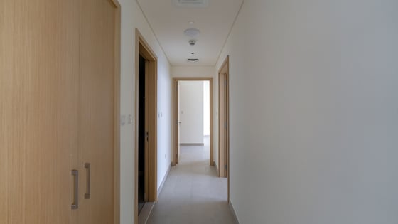 Stunning 2BR located in the heart of Creek Harbour, picture 7