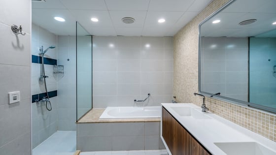 Elegant 1-Bed w Study | Private Garden | Tenanted, picture 16