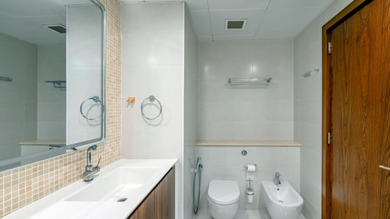 Elegant 1-Bed w Study | Private Garden | Tenanted, picture 15